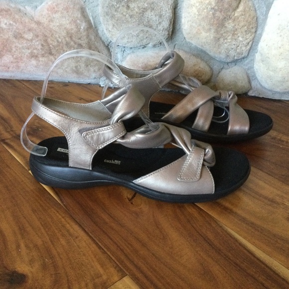 ✔️ New Collection by Clark’s Saylie Moon Strappy Sandal Size 8.5 - Picture 3 of 7